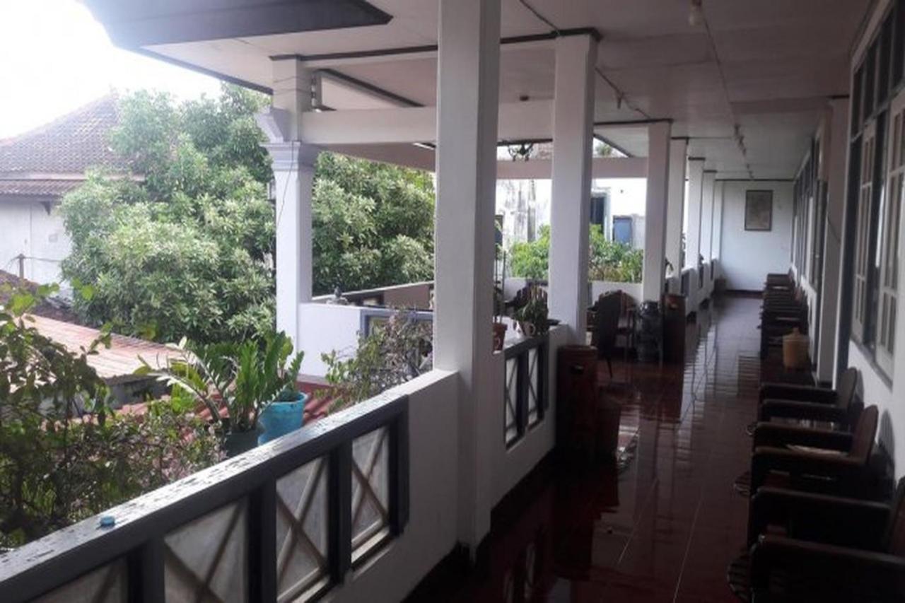 Hotel Airlangga 마타람 외부 사진