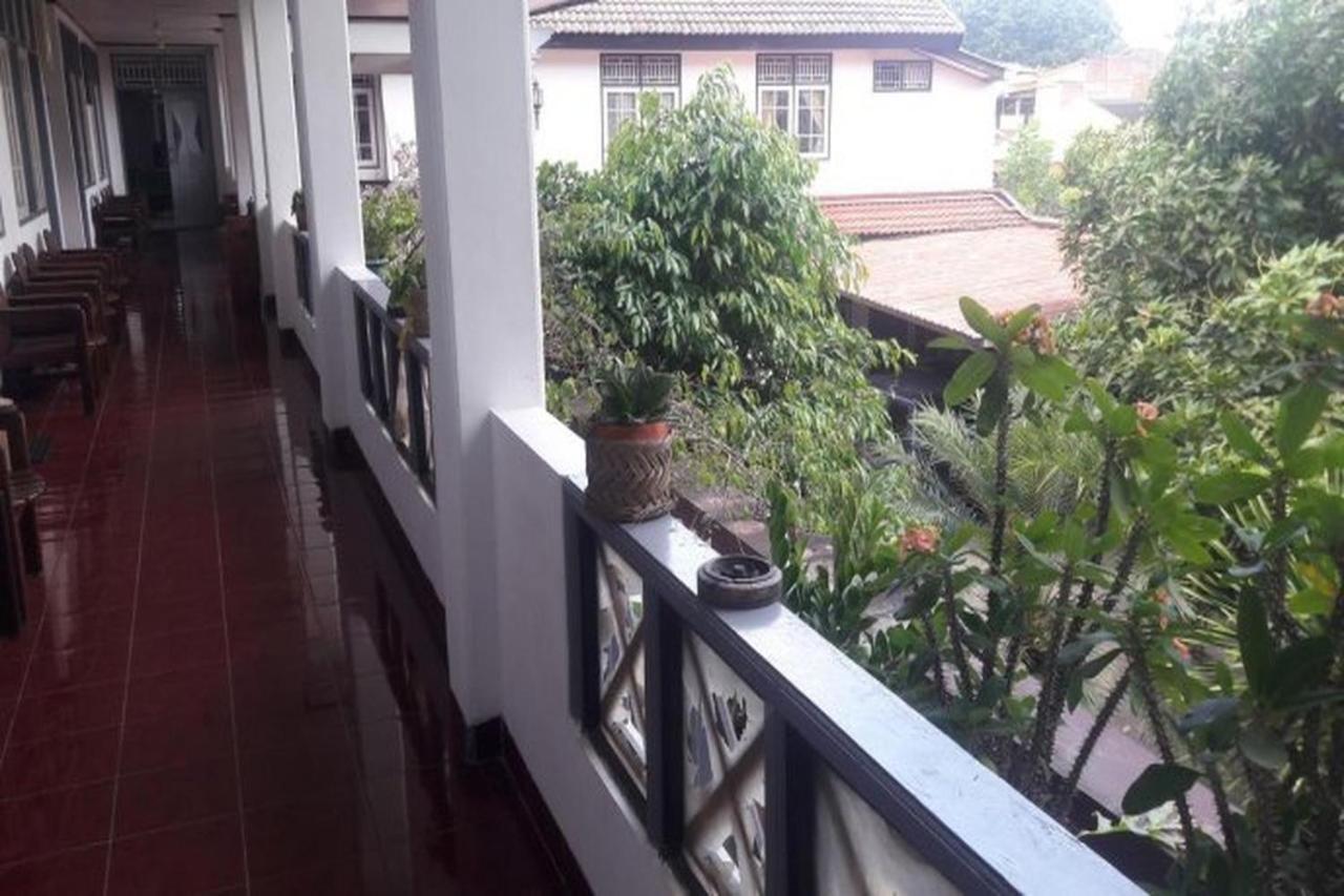 Hotel Airlangga 마타람 외부 사진
