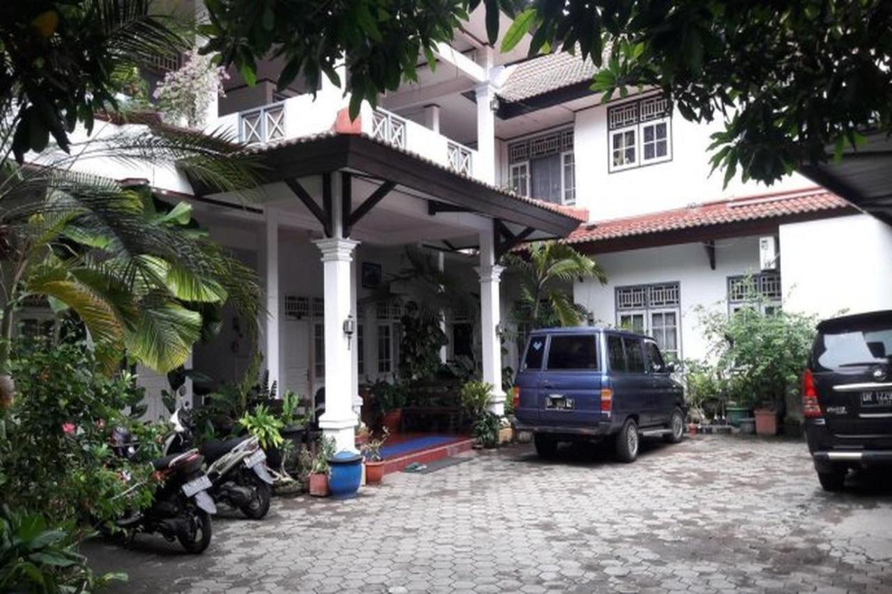 Hotel Airlangga 마타람 외부 사진