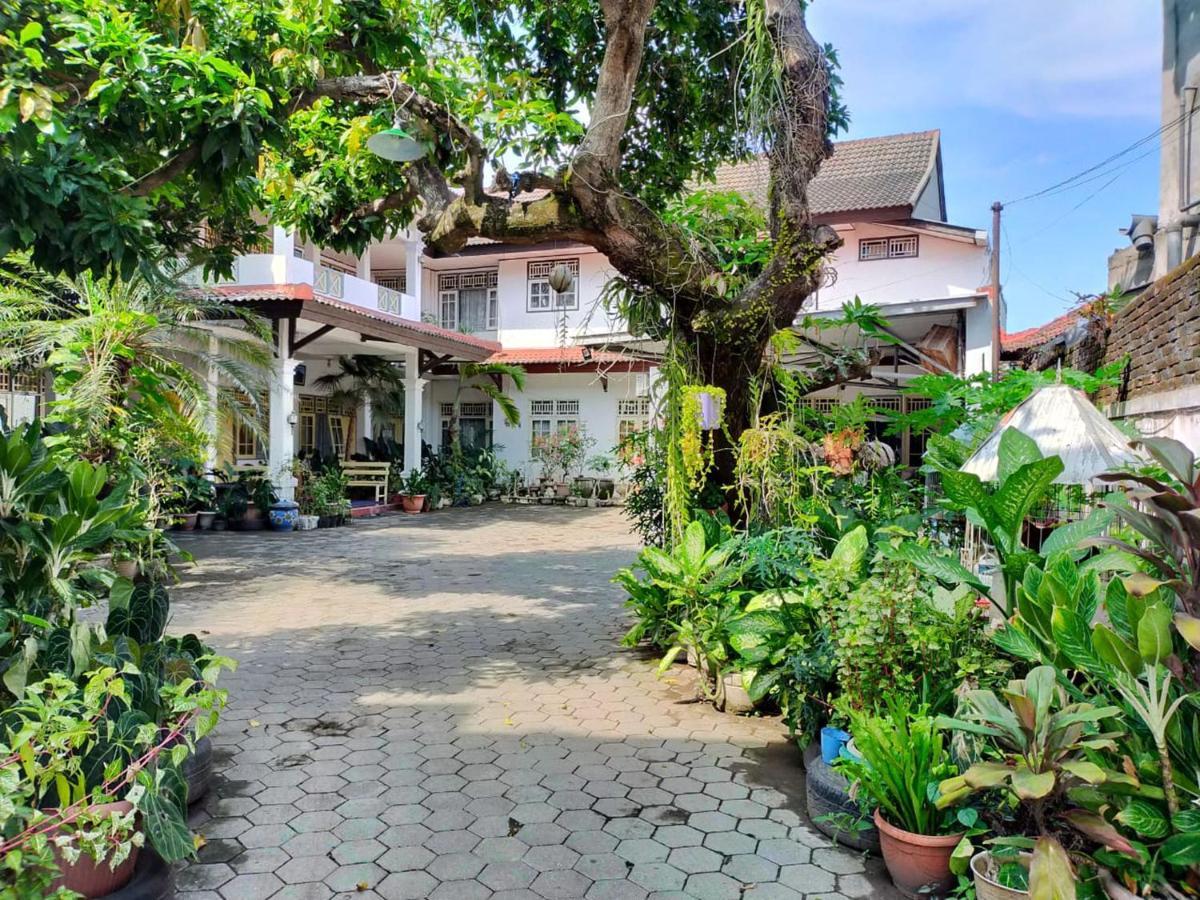 Hotel Airlangga 마타람 외부 사진